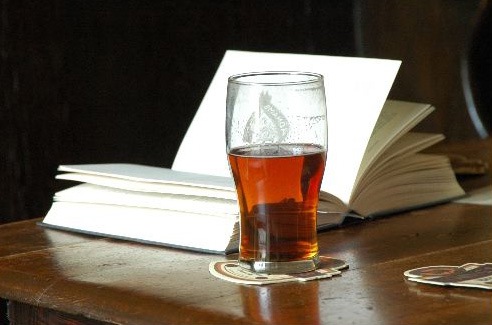 Ultimate 6er | Beers and Books for Summer Reading